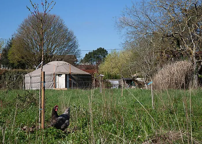 Οργανωμένο κάμπινγκ La Dorepontaise Yourte Mongole *